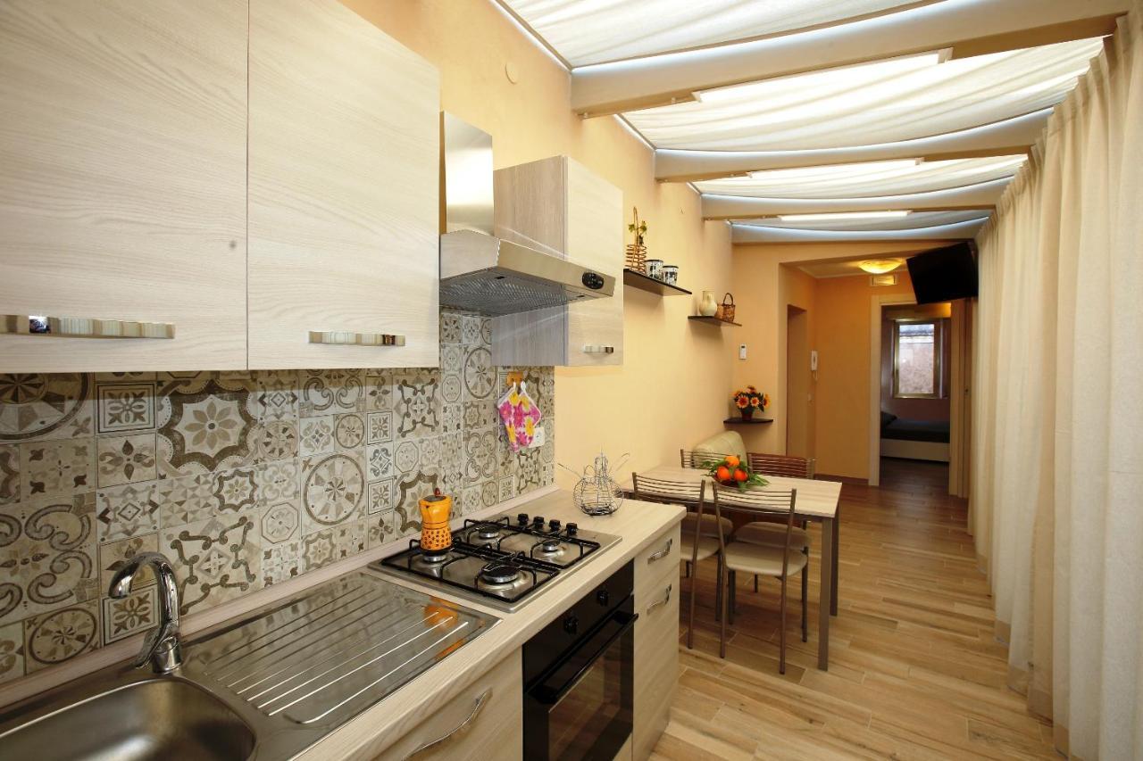 אבולה Re Sole Case Vacanze - Esclusivo Attico M A R T E Con Spaziosissima Terrazza Solarium Attrezzata מראה חיצוני תמונה