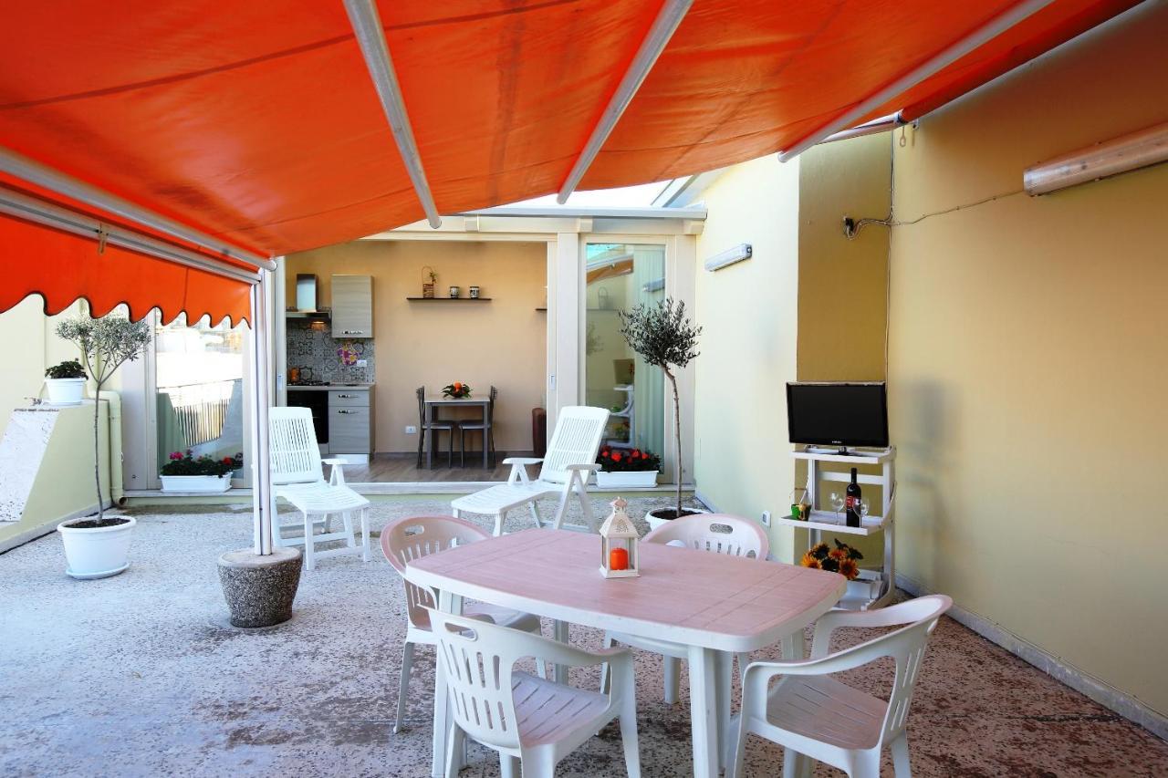 אבולה Re Sole Case Vacanze - Esclusivo Attico M A R T E Con Spaziosissima Terrazza Solarium Attrezzata מראה חיצוני תמונה