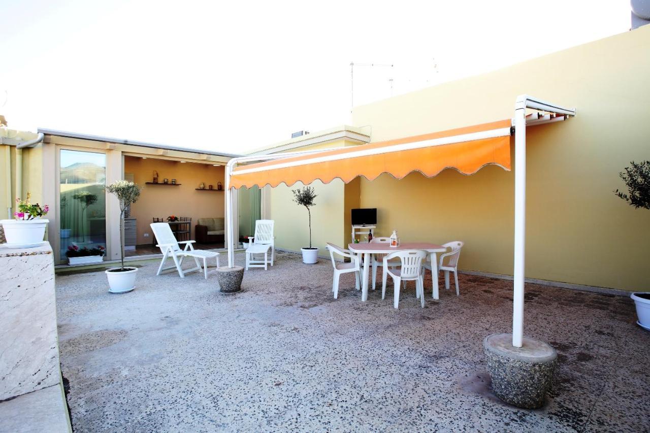 אבולה Re Sole Case Vacanze - Esclusivo Attico M A R T E Con Spaziosissima Terrazza Solarium Attrezzata מראה חיצוני תמונה