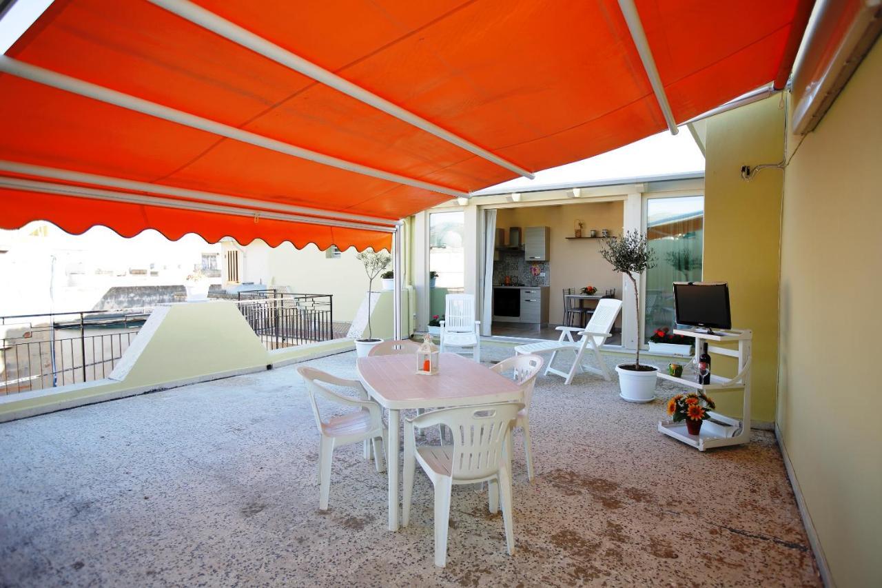 אבולה Re Sole Case Vacanze - Esclusivo Attico M A R T E Con Spaziosissima Terrazza Solarium Attrezzata מראה חיצוני תמונה