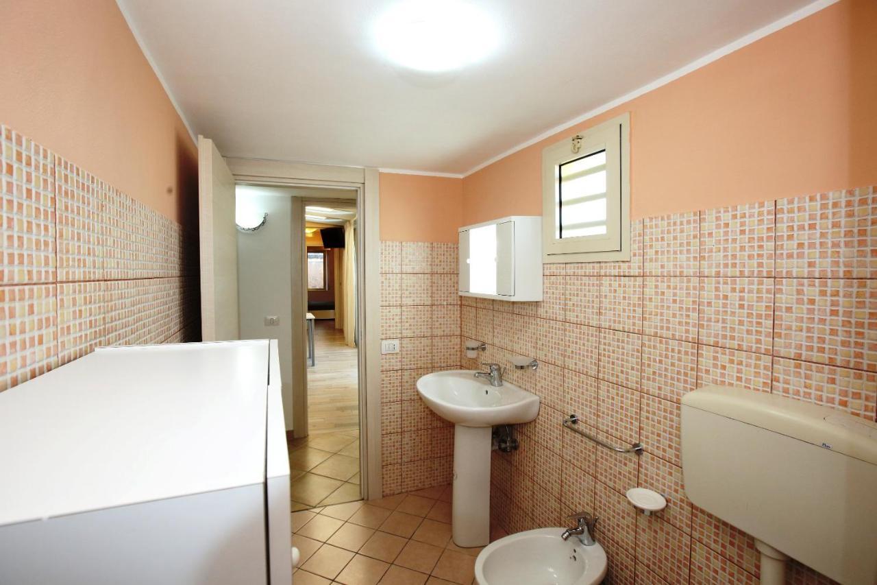 אבולה Re Sole Case Vacanze - Esclusivo Attico M A R T E Con Spaziosissima Terrazza Solarium Attrezzata מראה חיצוני תמונה