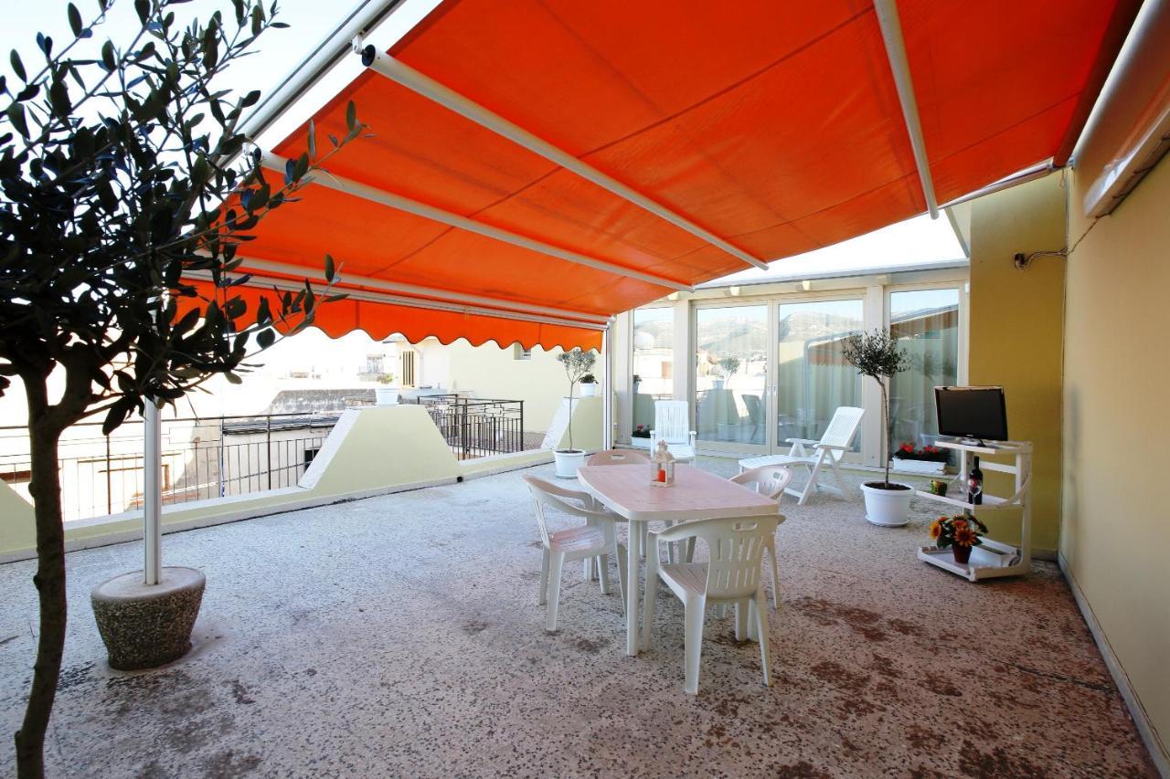 אבולה Re Sole Case Vacanze - Esclusivo Attico M A R T E Con Spaziosissima Terrazza Solarium Attrezzata מראה חיצוני תמונה