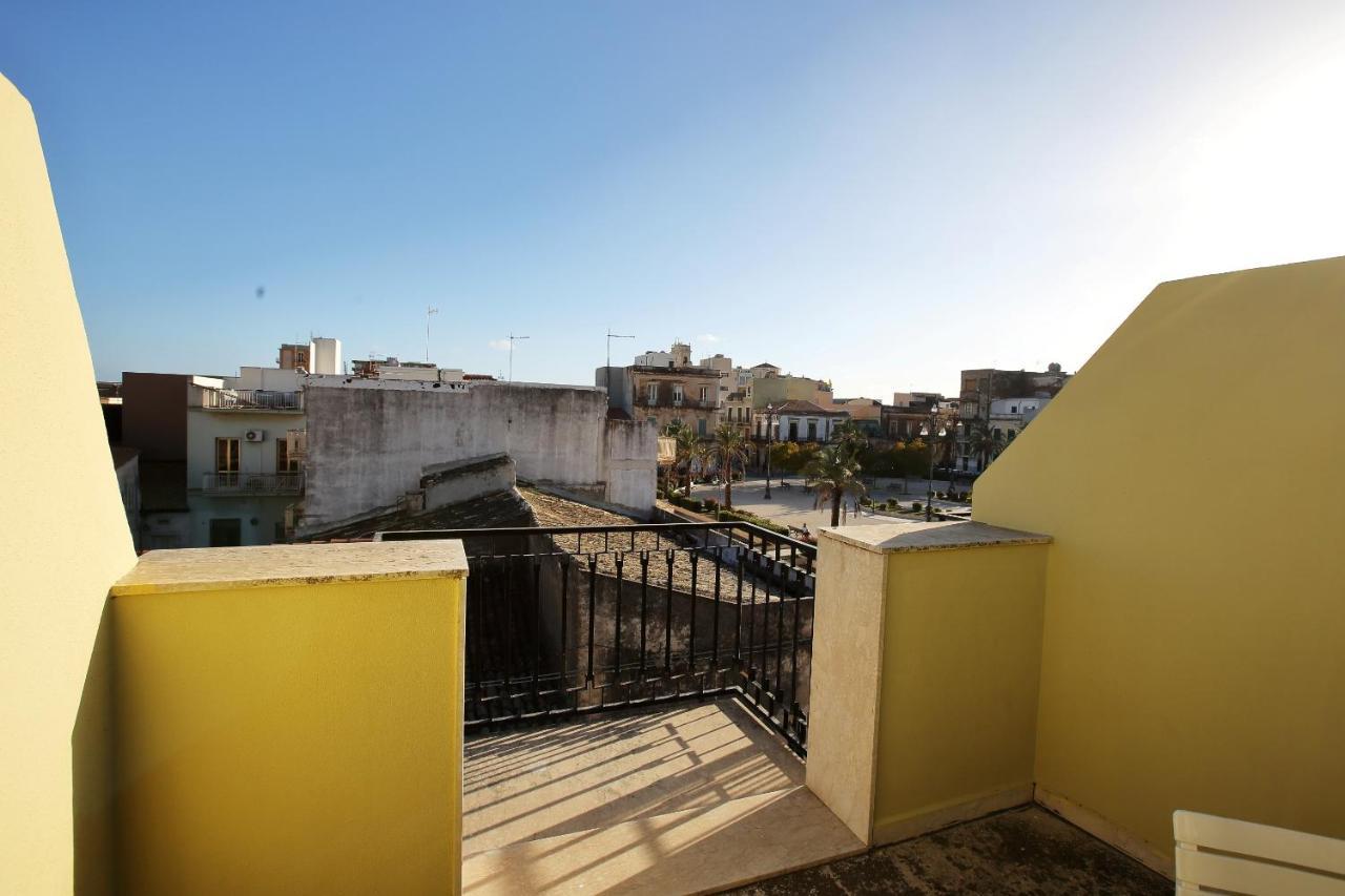 אבולה Re Sole Case Vacanze - Esclusivo Attico M A R T E Con Spaziosissima Terrazza Solarium Attrezzata מראה חיצוני תמונה